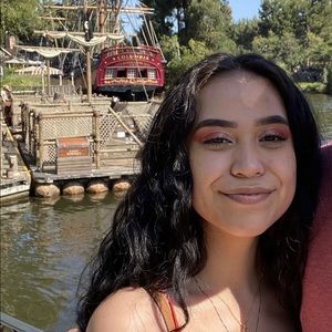 Meet your Posher, Natalie